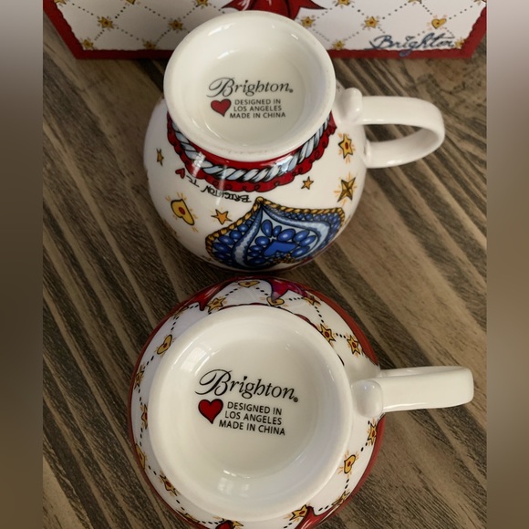 Brighton Set of 2 Large Tea Coffee Cups Festive VIP Gift LOVE New in Box - Picture 4 of 10